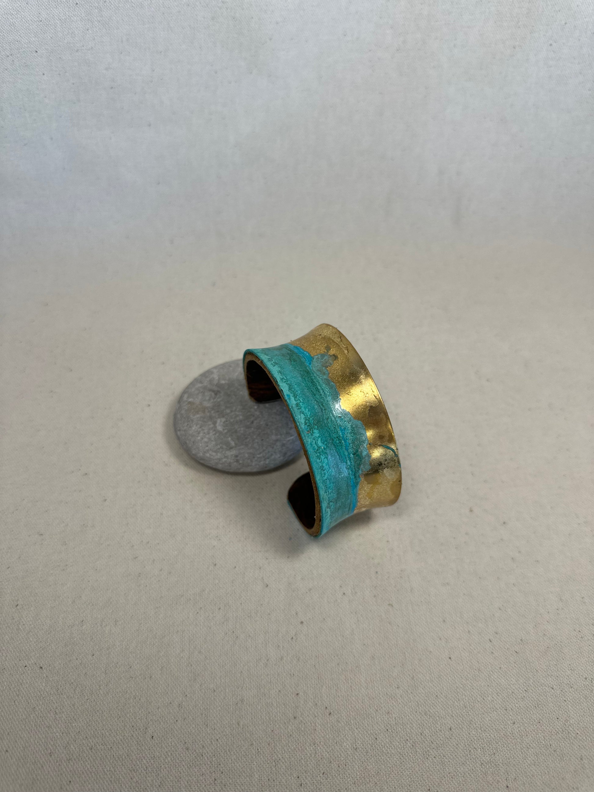 The Verde 1" Medium Concave Cuff